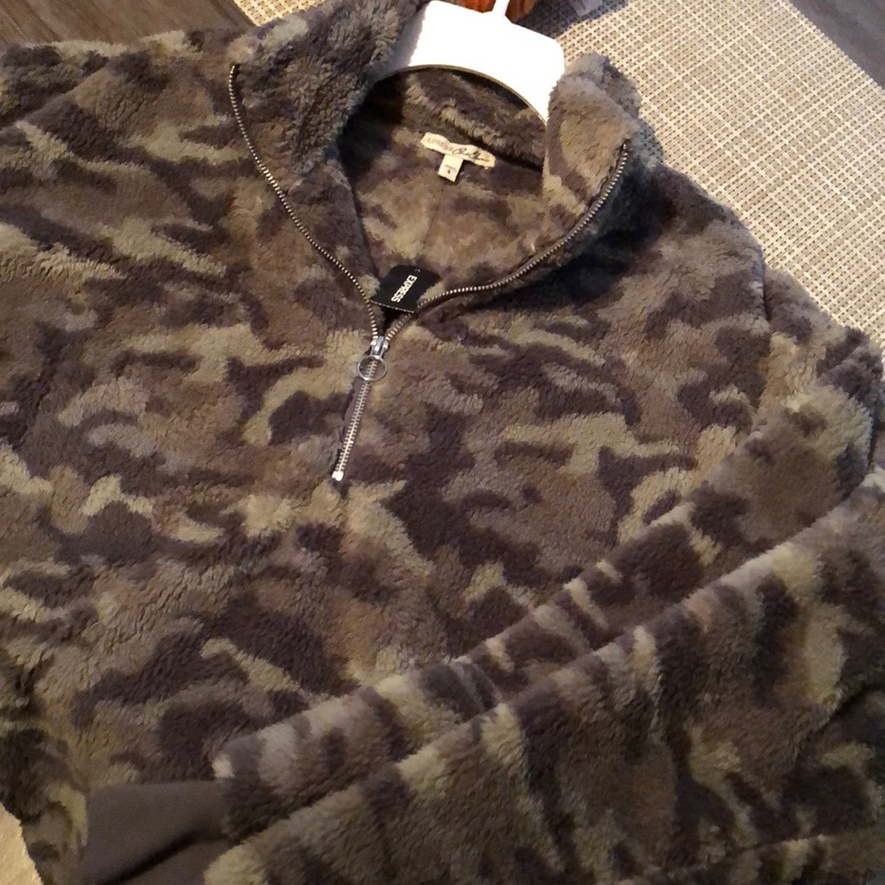 NWT EXPRESS L Jacket CAMO SHERPA TEDDY SWEATER